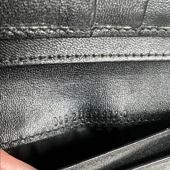 Vintage Gucci Black Leather Wallet with Gold Tone Clasp - Picture 9 of 16